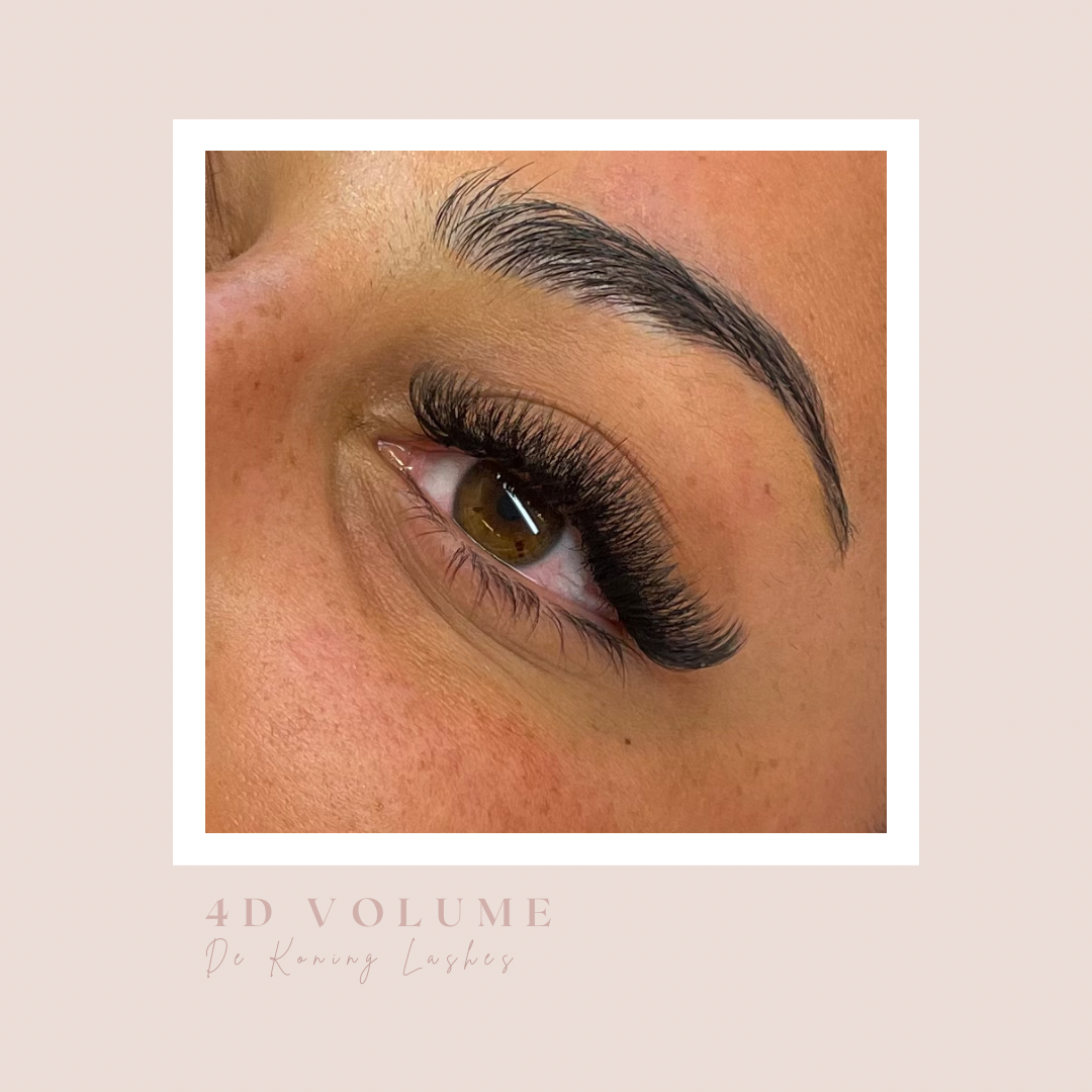 Close-up van een oog met een 4D volume set van De Koning Lashes